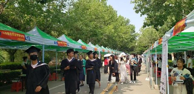 \"火\"了！河南线下大型招聘会：100余家名