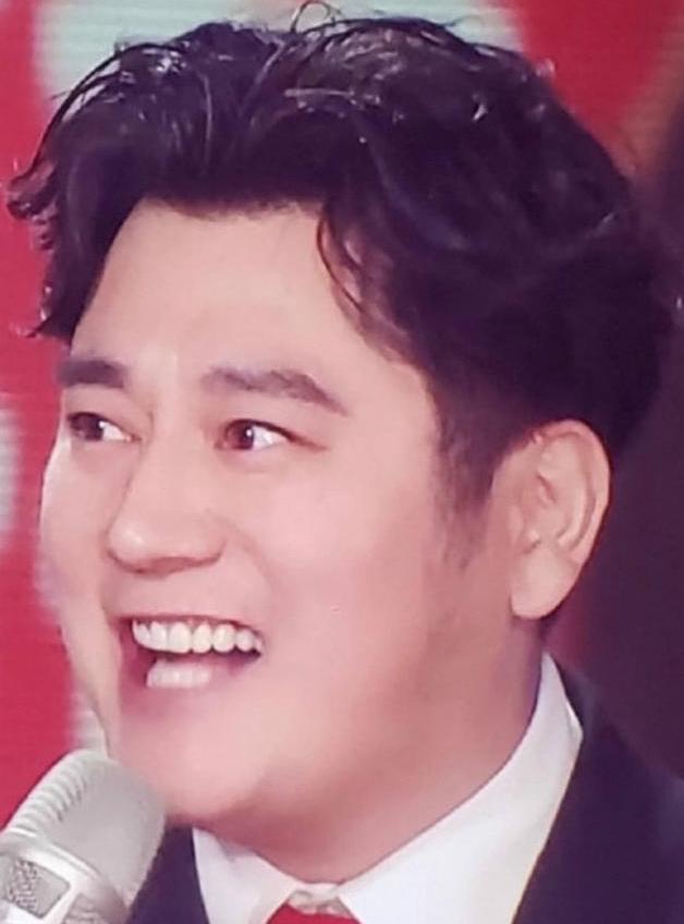 钱枫胖了！海涛在旁边显得小鸟依人，仿佛开了