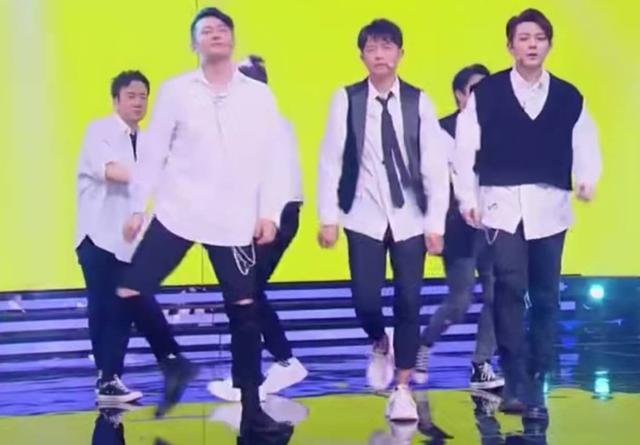 被曝涉嫌抄袭，收视率仅剩0.4，三个变化令《天天向上》走向没落