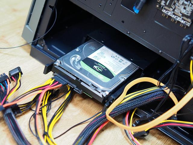 骨伽影舞者X7让PC运行更加稳定的机箱