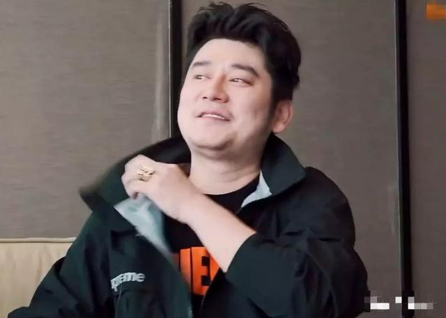 钱枫胖了！海涛在旁边显得小鸟依人，仿佛开了