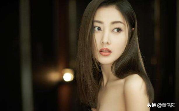 女演员“露脚丫子”是什么画面？张天爱脚底超