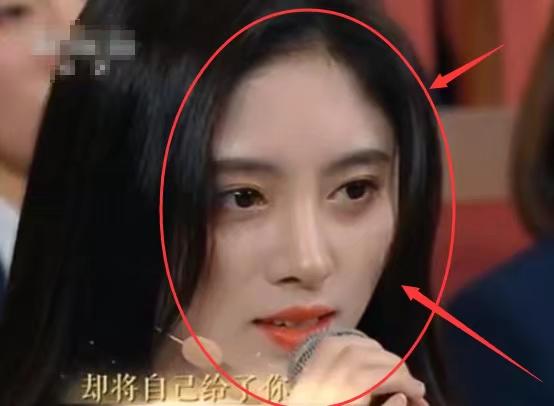 央视镜头堪称“卸妆水”？看鞠婧祎怼脸生图，