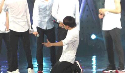 黄子韬飙脏话怒怼特朗普引争议，看完这一则消