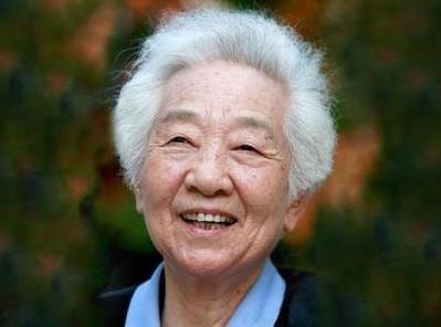 不是所有老演员都叫老戏骨，93岁还登台演话剧，