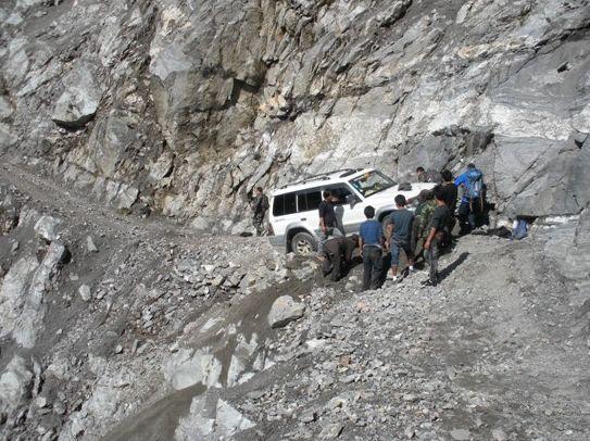 中国最危险的公路，40余名武警在此牺牲，通车第