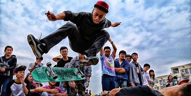 想要魔鬼的步伐？滑板鞋摩擦