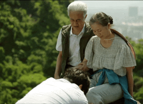 一起去爬山吗表情包｜网剧《隐秘的角落》秦昊爬山表情包