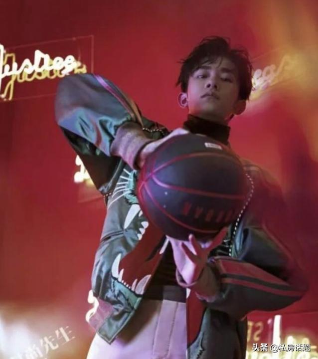 易烊千玺，一个被娱乐圈宠爱的人，你喜欢吗？