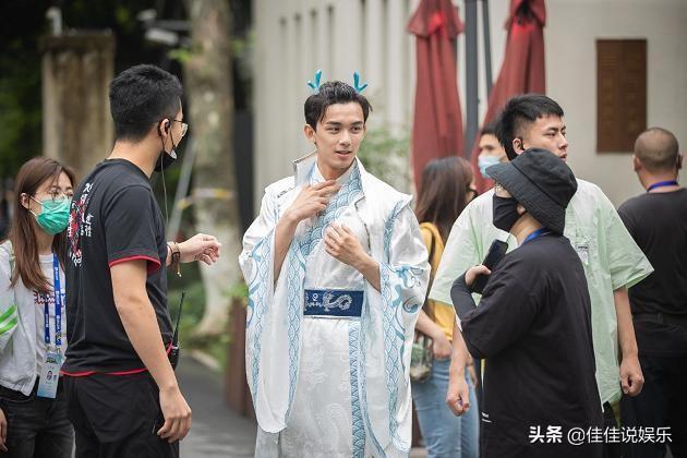 《奔跑吧》最新路透照，吴磊阚清子来助阵，金