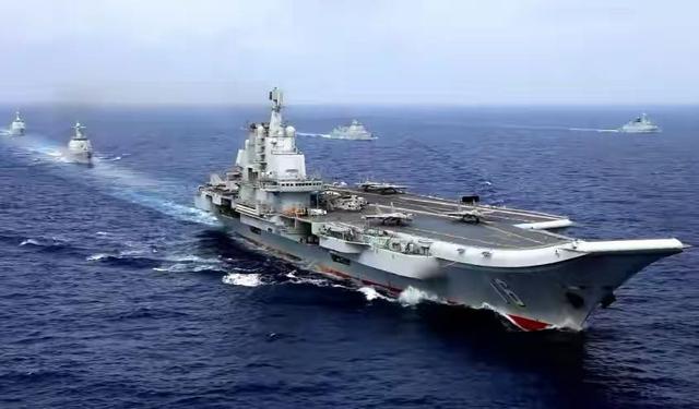 辽宁舰编队训练，现身太平洋，引起关注！