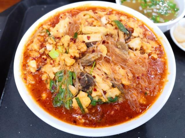 它是“羊肉泡馍”的分支美食，味道却香出8条街，外地人很少知道