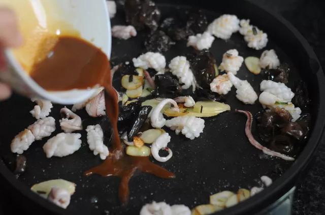 鱿鱼的家常做法，美味下饭，值得拥有