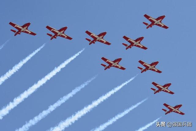 美女上尉魂断蓝天，加拿大表演军机坠毁一死一