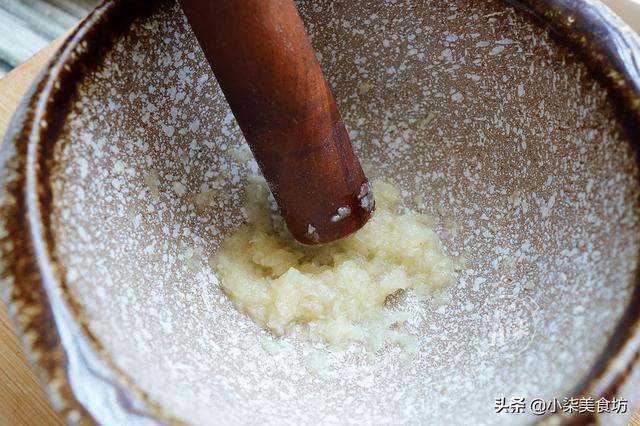 夏天，豆角学会这样做，无油无水，我家一周吃4次，比吃肉还香