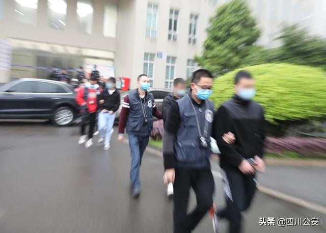 泸州土豪23.3万多买手表，到手2包保健药。网友：是该补补了……