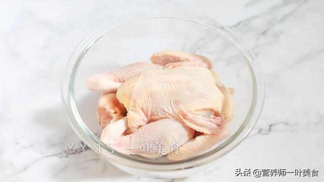 自制烤鸡，不用烤箱不开火，不加一滴水，鲜嫩多汁，家家都能做