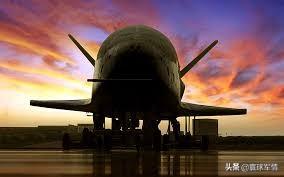 美国太空军亮出肌肉，X37B空天飞机第六次入轨，专家：俄罗斯要小心了