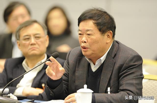 楼市7000万套空房，房价仍不降价？曹德旺直言：