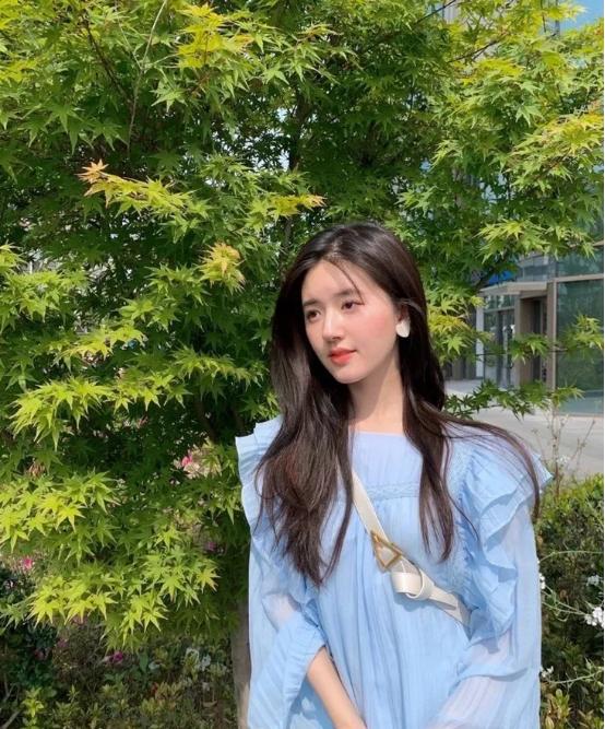 那些设计感满满的衣服款式，女明星们必备的穿搭款，谁穿谁好看