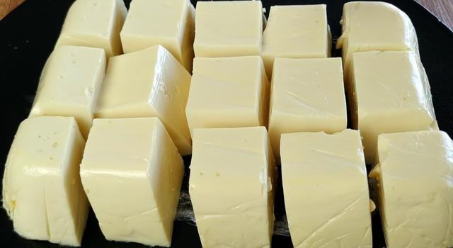 1碗黄豆，不用卤水，不用内酯，教你在家做豆腐，比买的还好吃