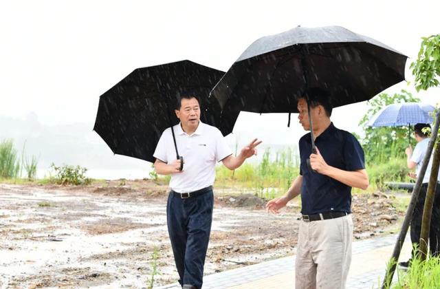 全力以赴防汛抗灾 从严落实主体责任石希欣深入辰溪督导防汛工作