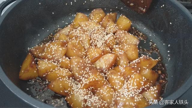3个土豆不加一片肉，这样秘制一锅，孩子超爱吃，比薯条吃着还香
