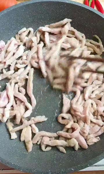 比饭店还好吃的京酱肉丝，好吃到没朋友