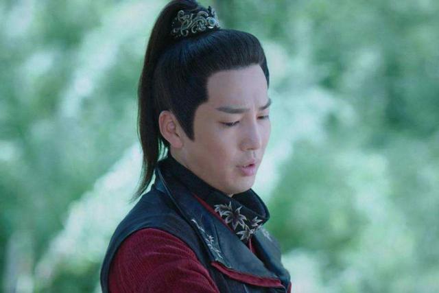 《月上重火》，一部女主属于男二，男主属于观众，没人满意的剧