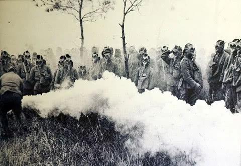 二战时日本对中国使用化学武器，为何挨了原子