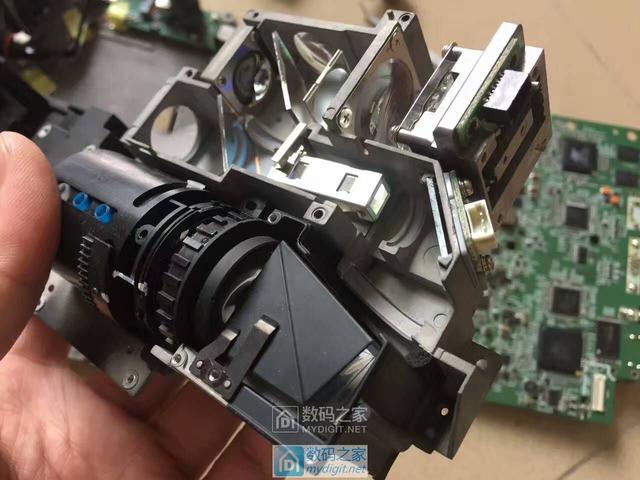 卡西欧CASIO激光+LED短焦投影仪UP50WN拆解，维修偏
