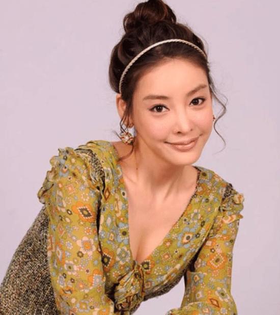 当年红极一时的女星，原来背后竟是"陪客女"，真是令人感到唏嘘