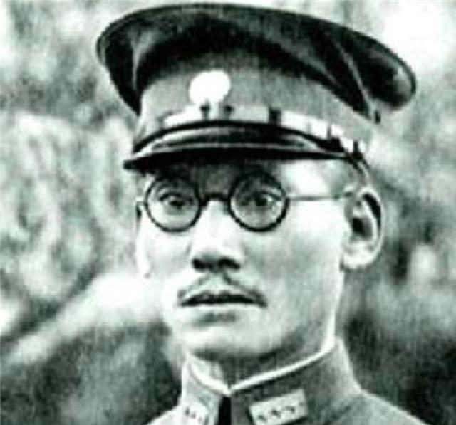 轰动一时的拔枪互射案：孔令俊身穿女装，引得