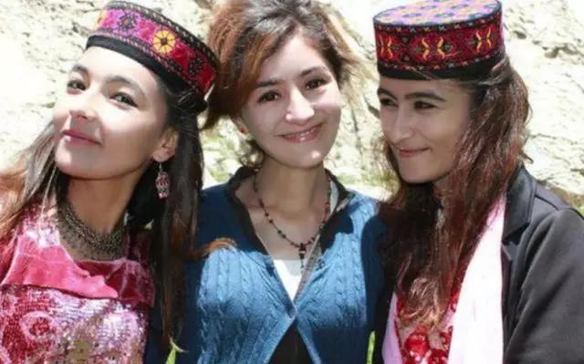 新疆俄罗斯族从哪里来？