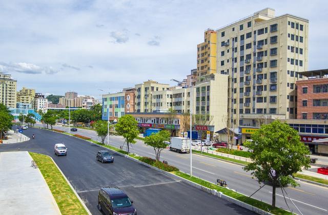 公常路主干道引绿入城，拥抱自然