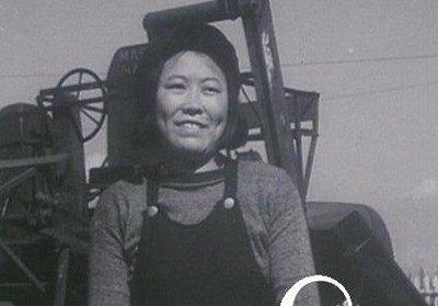 她是被印在人民币上的中国妇女，几十年后，才知道这个人就是自己