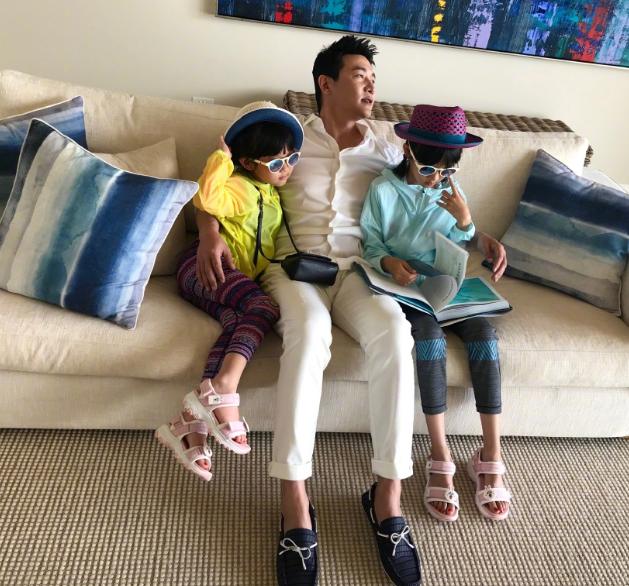 鲍蕾母女写真曝光，十一岁陆雨长势喜人，四肢纤细到难以置信