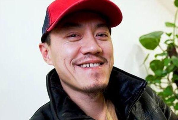 他是黄渤的恩人，娶小16岁“玛丽莲梦露”，如今