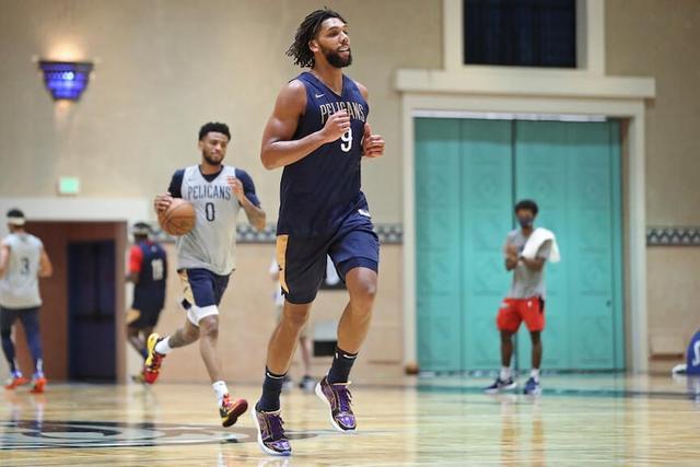 暖心！Okafor做出承諾，Ingram也攤牌：胖虎儘管放心球隊，就先別回來了！-黑特籃球-NBA新聞影音圖片分享社區