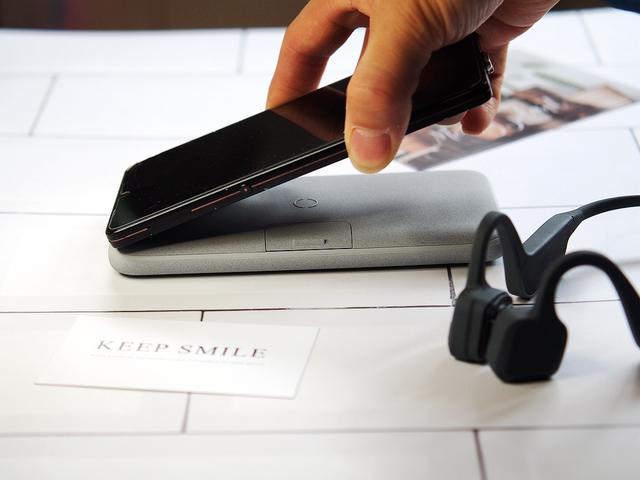 手机支架、无线快充南卡这款充电宝神了