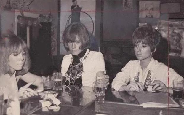 对何鸿燊影响最大的女人，不是他的四个太太，