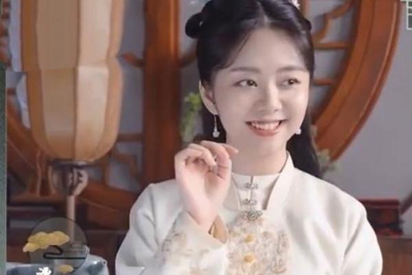 《锦心似玉》爆款预定！谭松韵钟汉良cp感十足，集数也让人满意