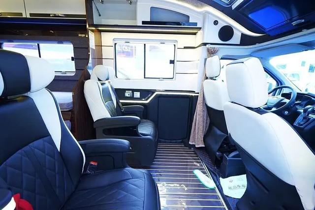 江鈴玉麒麟新全順T型房車 商務(wù)與居家兼?zhèn)? inline=