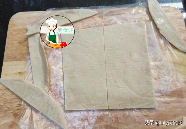 大热天，儿子迷上吃它，越热越想吃，又香又解馋，不用揉面就搞定