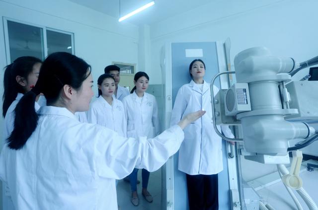 3个新兴医学专业，就业前景好，而且录取分数不