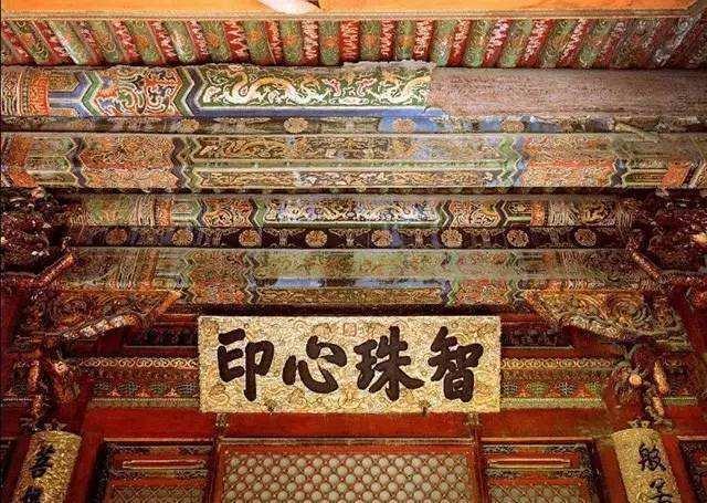 故宫禁止对外开放的阁楼，3件宝物不见天日，却是为游客“好”？