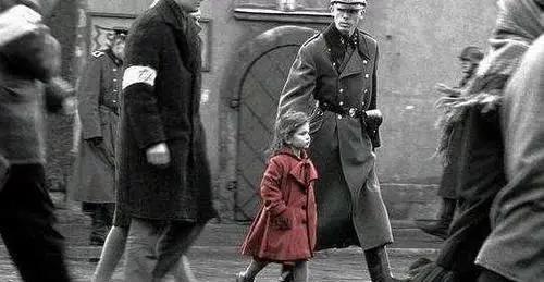 犹太女孩对纳粹说：叔叔，可以把我埋浅一点吗？我怕妈妈找不到