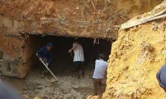 江西农工发现西汉古墓，棺中女尸突然“叹气”