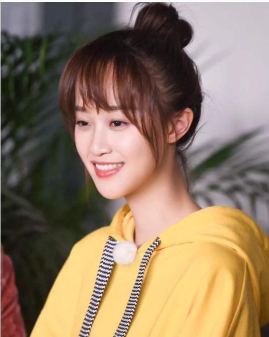 莹写|伊能静为蓝盈莹写小作文 力证关系未有不和愿成为她温暖的姐姐