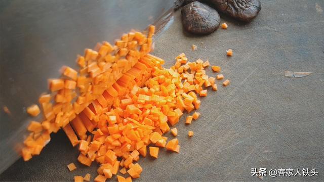 早餐想吃包子？教你简单做法，不发面即做即吃，一次做2笼不够吃